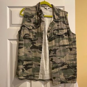 Jodiful camo vest